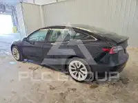 2022 Tesla Model 3 фото