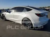 2022 Tesla Model 3 фото