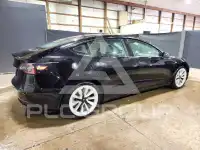2022 Tesla Model 3 фото