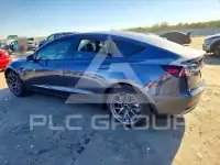 2022 Tesla Model 3 фото