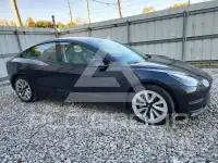 2022 Tesla Model 3 фото