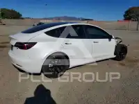 2022 Tesla Model 3 фото