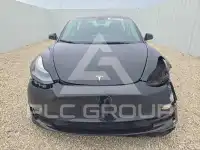 2022 Tesla Model 3 фото
