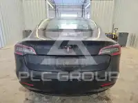 2022 Tesla Model 3 фото