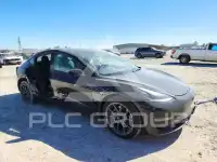 2022 Tesla Model 3 фото