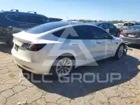 2022 Tesla Model 3 фото