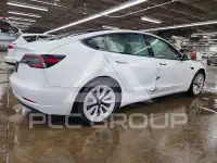 2022 Tesla Model 3 фото