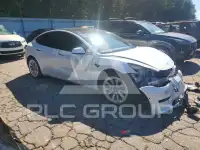 2022 Tesla Model 3 фото