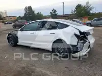 2022 Tesla Model 3 фото