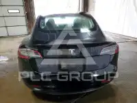 2022 Tesla Model 3 фото