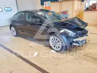 2022 Tesla Model 3 фото