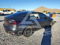2022 Tesla Model 3 фото