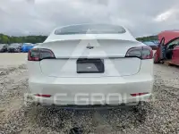 2022 Tesla Model 3 фото