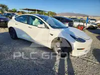 2022 Tesla Model 3 фото