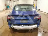2022 Tesla Model 3 фото