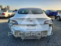 2022 Tesla Model 3 фото