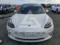 2022 Tesla Model 3 фото