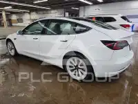 2022 Tesla Model 3 фото