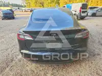 2022 Tesla Model 3 фото