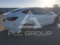 2022 Tesla Model 3 фото