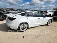 2022 Tesla Model 3 photo