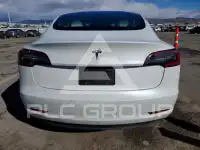 2022 Tesla Model 3 фото