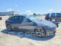 2022 Tesla Model 3 photo