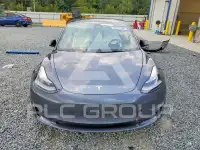 2022 Tesla Model 3 фото