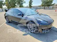 2022 Tesla Model 3 фото