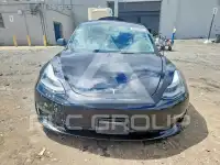 2022 Tesla Model 3 фото