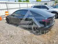 2022 Tesla Model 3 фото