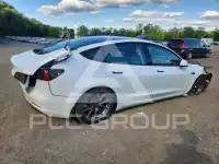 2022 Tesla Model 3 фото