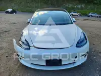 2022 Tesla Model 3 фото