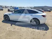 2022 Tesla Model 3 фото
