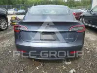 2022 Tesla Model 3 фото