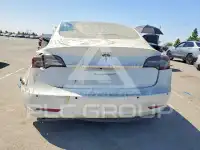 2022 Tesla Model 3 фото