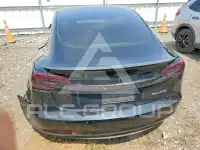 2022 Tesla Model 3 фото