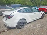2022 Tesla Model 3 фото