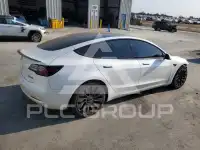 2022 Tesla Model 3 фото