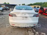 2022 Tesla Model 3 фото