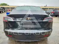 2022 Tesla Model 3 фото