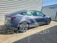 2022 Tesla Model 3 фото