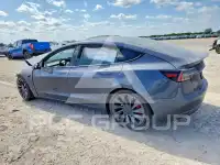 2022 Tesla Model 3 фото