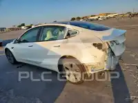 2022 Tesla Model 3 фото