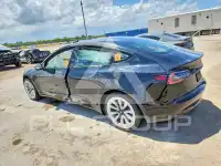 2022 Tesla Model 3 фото