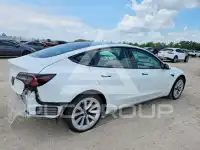 2022 Tesla Model 3 photo