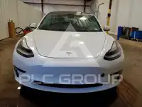 2022 Tesla Model 3 фото