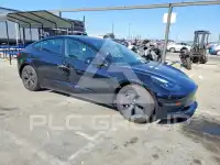 2022 Tesla Model 3 фото