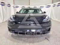 2022 Tesla Model 3 фото