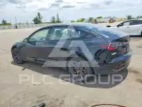 2022 Tesla Model 3 фото
